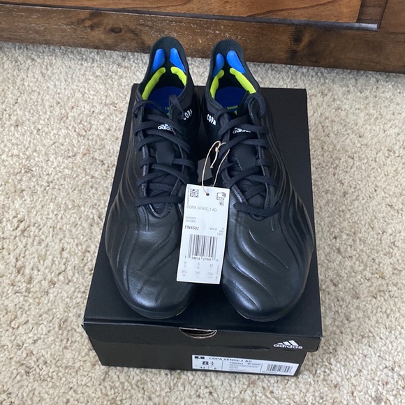 NWT- Copa Cleats MSize 8.5 - Picture 2 of 3